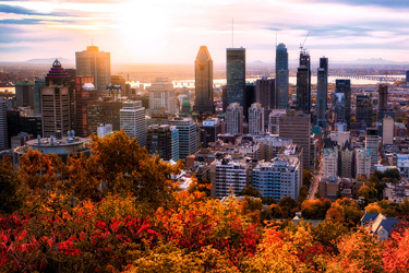 Lever de soleil à Montréal, Québec (English: Sunrise in Montréal, Québec)